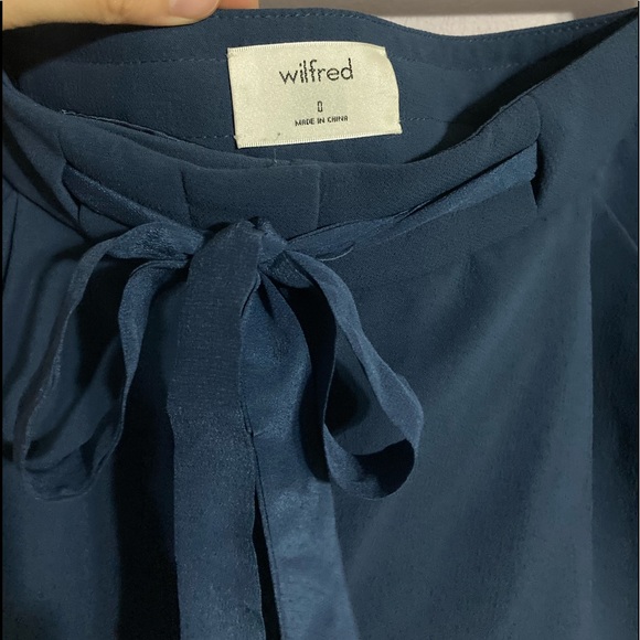 Aritzia Wilfred exergue shorts size 0 navy blue - Picture 4 of 9